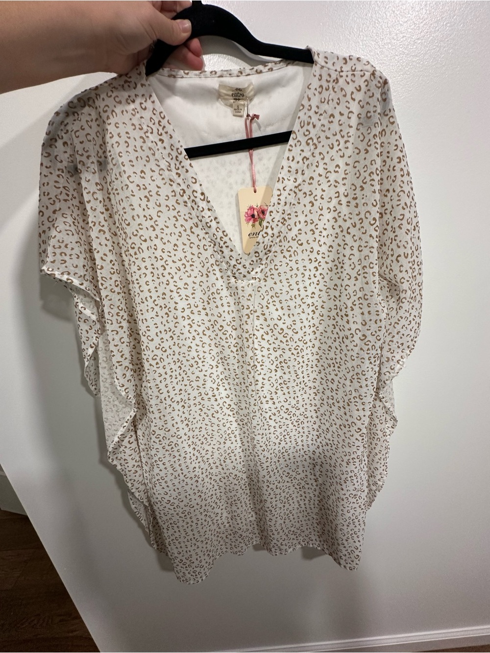 entro Cream Leopard Print V-Neck Tunic